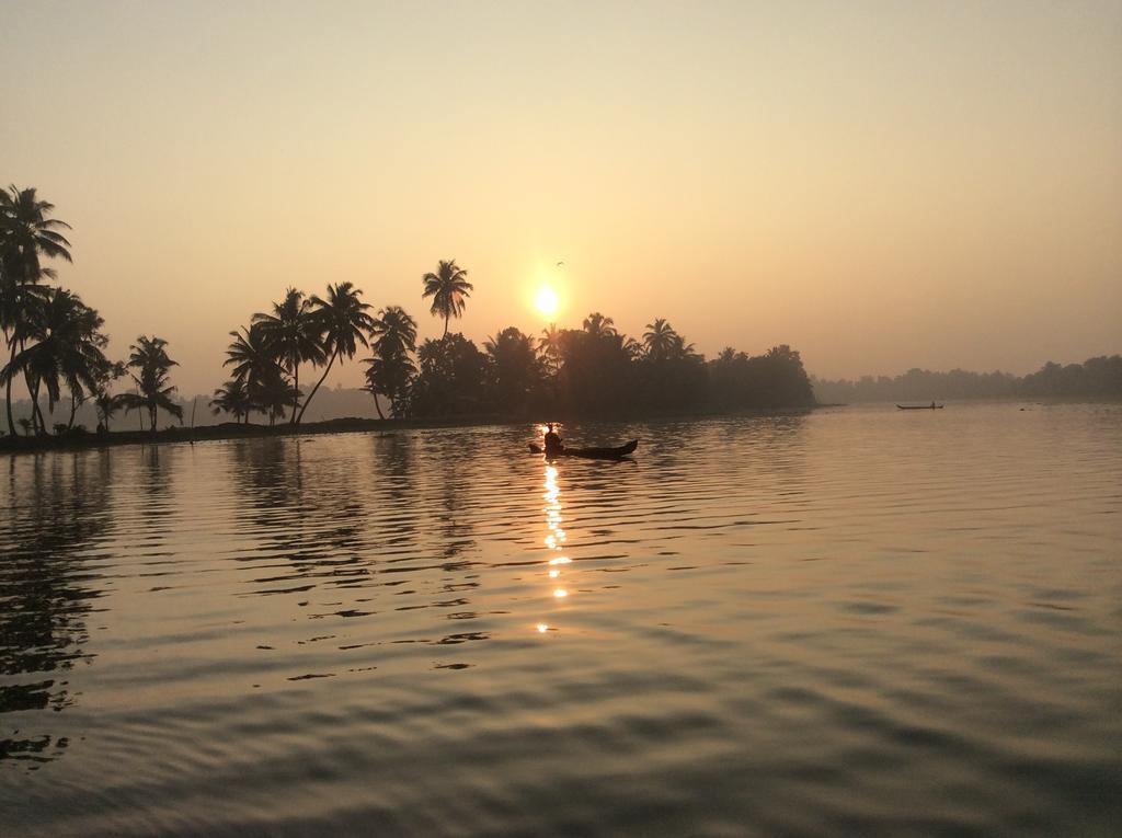 安亚纳家庭旅馆 Alappuzha 外观 照片