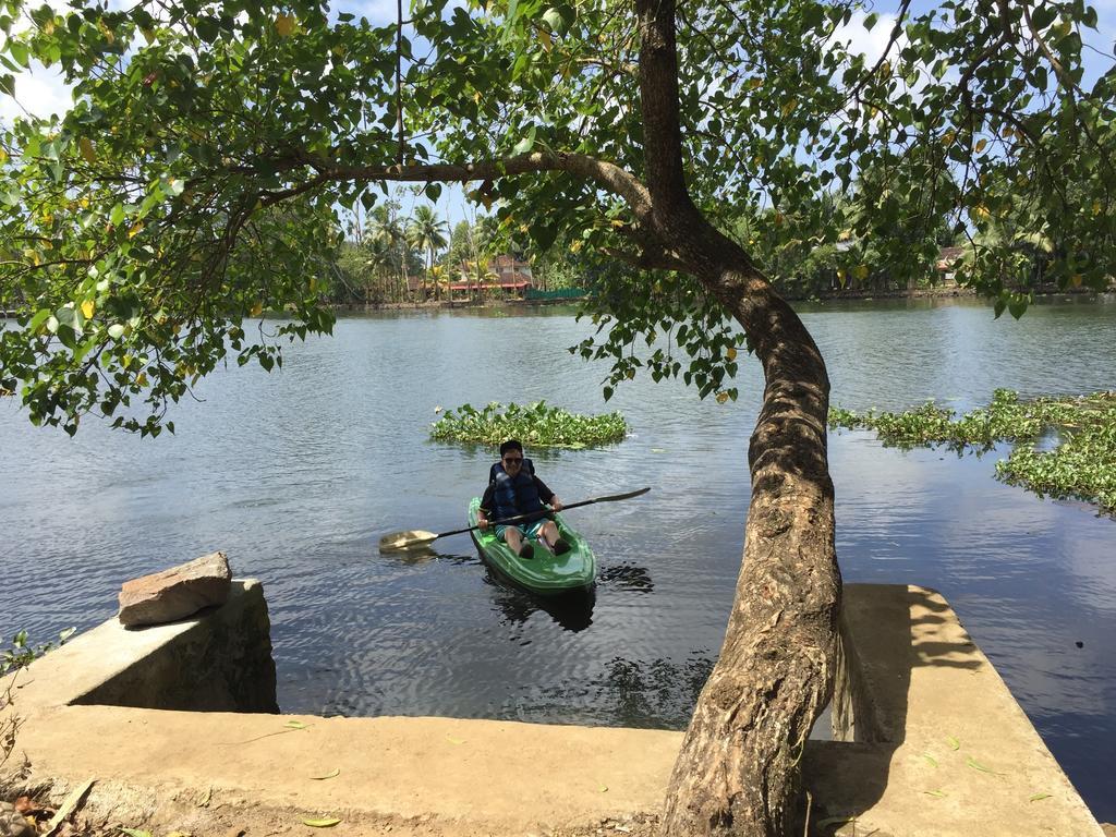 安亚纳家庭旅馆 Alappuzha 外观 照片
